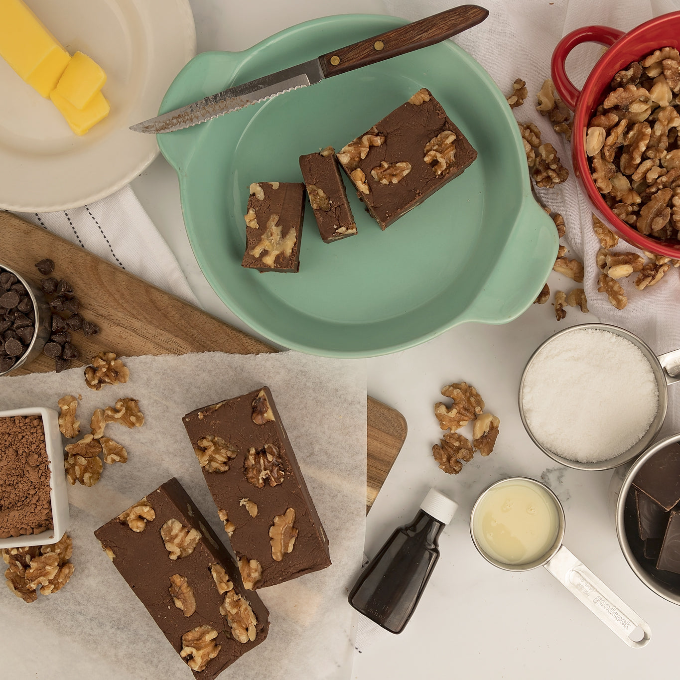 CHOCOLATE WALNUT FUDGE TRAY